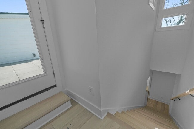 Building Photo - Available March Move In!!! Beautiful 3 Bedroom, 3.5 Bath Townhouse in East Nashville! Rooftop dec...