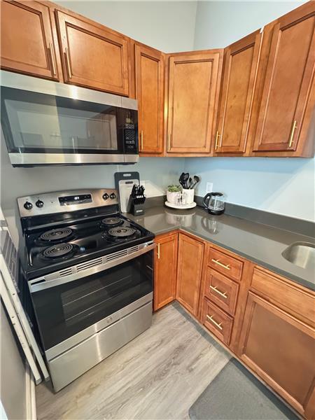 Building Photo - 321 W 31st St