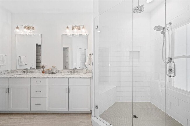 Building Photo - 1801 Huntington Hills Ln NW