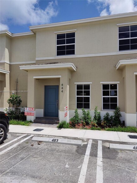 Building Photo - 444 NE 5th St