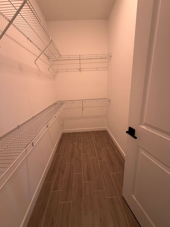 Building Photo - 1504 Gary Ln