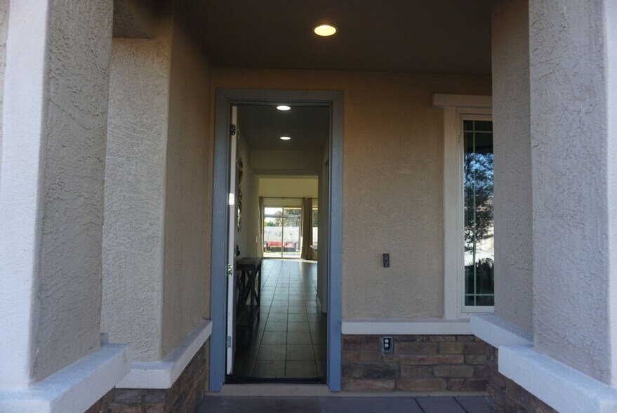 Building Photo - 6322 S 24th Pl