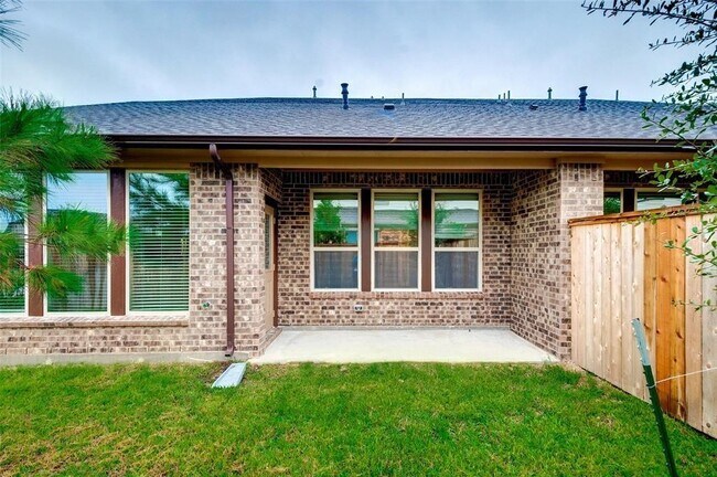 Building Photo - 4 Centennial Ridge Pl