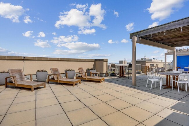 Building Photo - Incredible 1BR/1BA Condo INCLUDES Garage Parking in Vibrant Mount Vernon Triangle!
