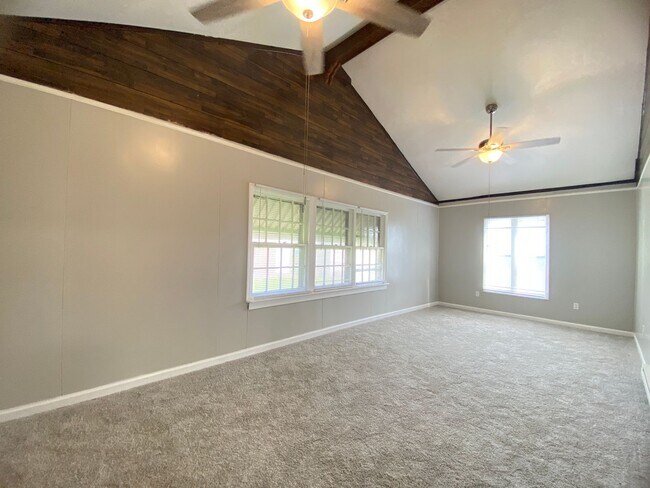 Building Photo - Finley St. 3217