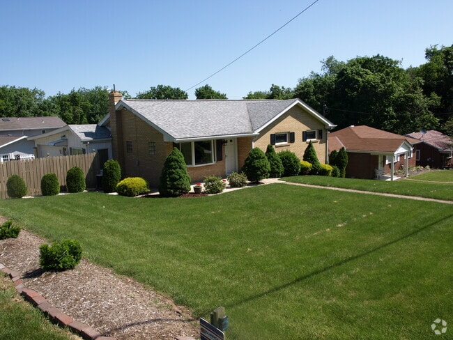 Corner lot - 275 Lincoln Hall Rd