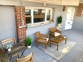 Building Photo - 67 W 5th St