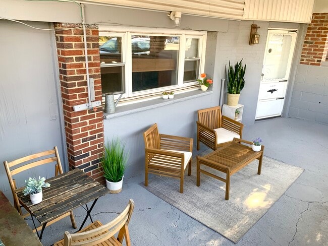 Building Photo - 67 W 5th St