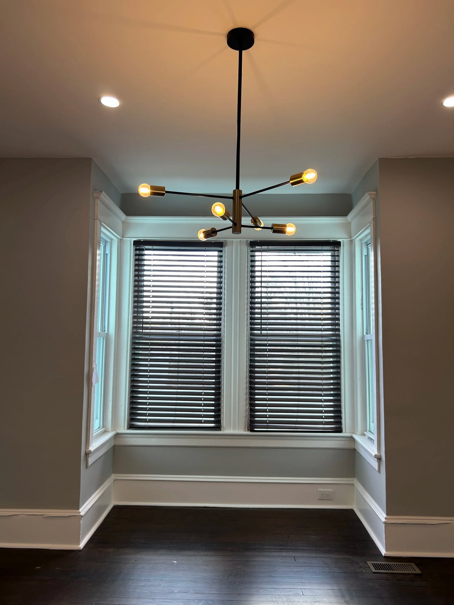 Dining - 72 Delaware Ave