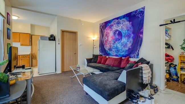 Building Photo - 680 6th St