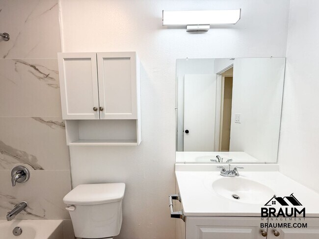 Building Photo - 4636 Laurel Canyon Blvd