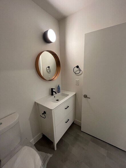 Building Photo - Individual Bungalows: All 1 bedroom/ 1 bath units all with LARGE PRIVATE YARDS.