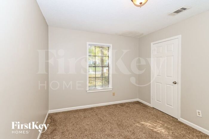 Building Photo - 1053 Boones Hollow Dr