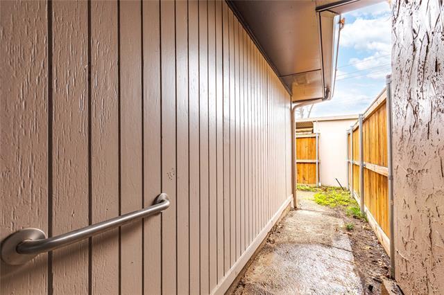 Building Photo - 9142 Emberglow Ln