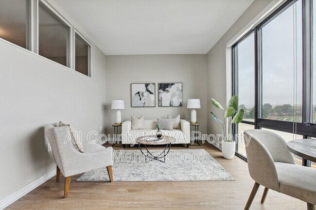 Building Photo - 1625 Eckington Pl NE