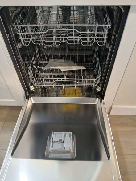 Building Photo - 13529 Burbank Blvd