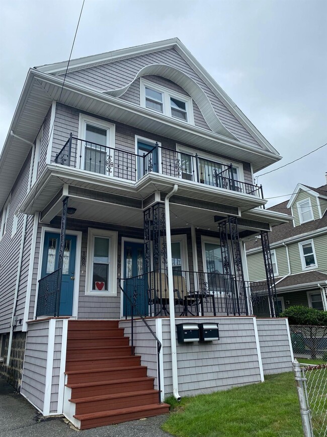 Building Photo - 188 Harvard St