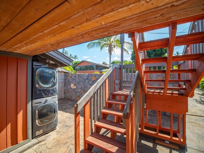 Building Photo - 495 Hoala Dr