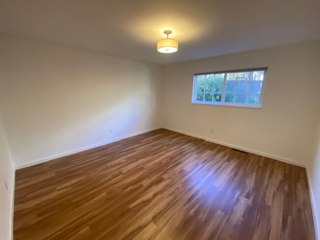 Building Photo - Charming Monterey Home