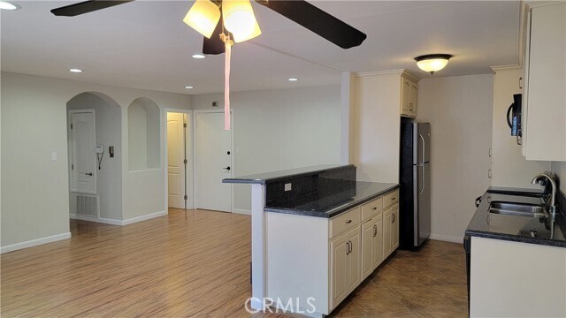 Building Photo - 5403 Newcastle Ave