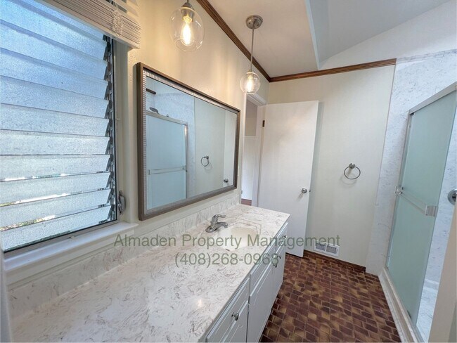 Building Photo - Updated Single-Story Almaden Home! Award W...