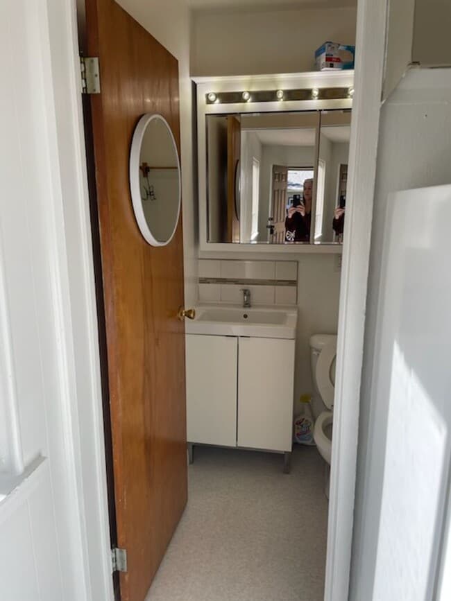 Building Photo - Woodland Park 1-Bedroom!