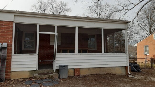 Building Photo - Classic Brick Ranch with 3 Bedrooms and 1 Bath in West End