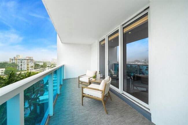 Building Photo - 2301 Collins Ave