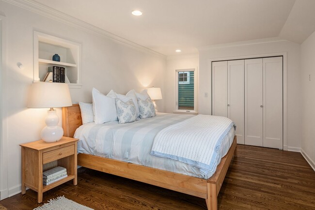 Building Photo - Laurelhurst View Home