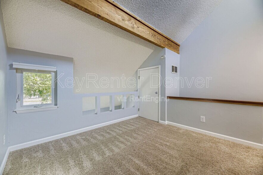 Building Photo - 341 S Estes St