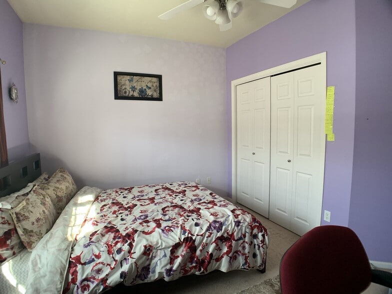 Building Photo - 6255 Beechtree Dr