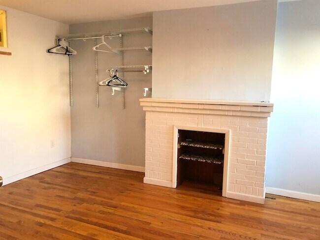 Building Photo - 55 Van Reipen Ave