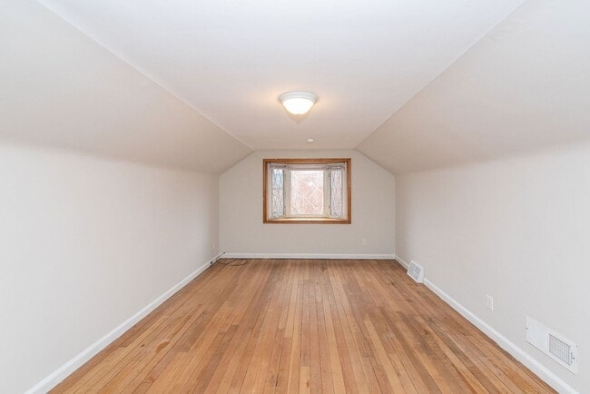 Building Photo - WESTWOOD - Freshly Updated & Move-In Ready! 4 bed 2.5 bath home