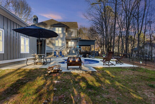 Building Photo - 66 Woodmont Ln