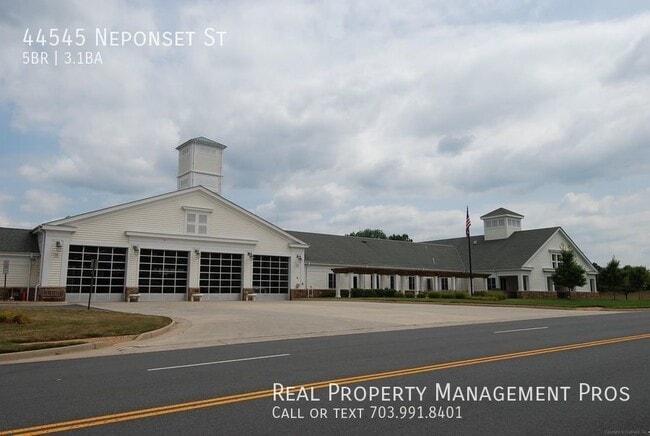 Building Photo - 44545 Neponset St