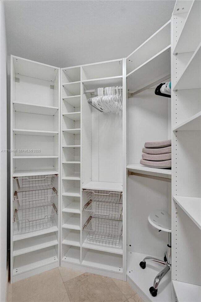 Building Photo - 16699 Collins Ave