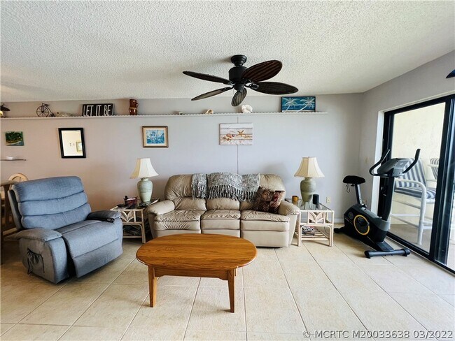 Building Photo - 7430 S Ocean Dr