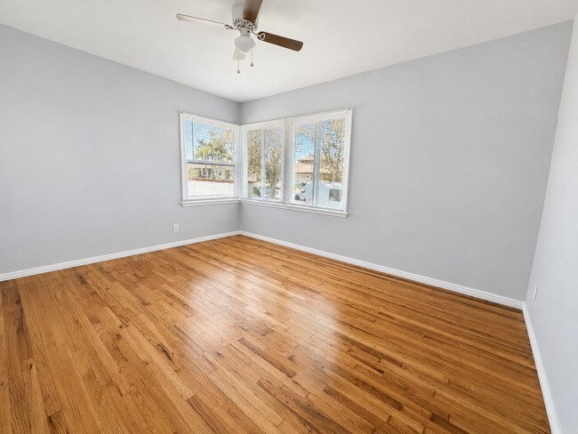 Building Photo - Charming Lakewood Home- Available for showings March 1st!