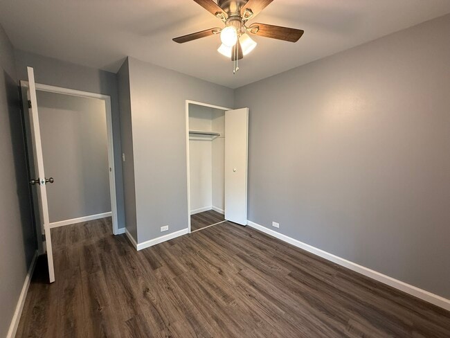 Building Photo - Meadow Dr