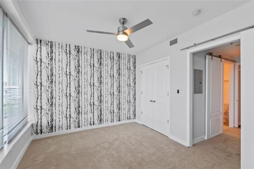 Building Photo - 3338 Peachtree Rd
