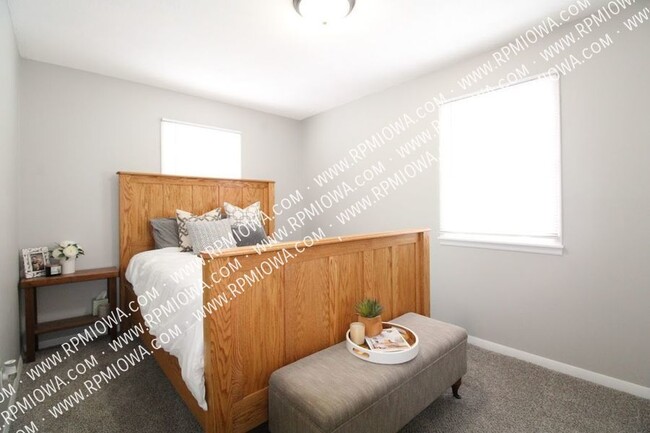 Building Photo - 1318 SW Kenworthy Dr