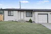 Building Photo - Renovated Duplex Available in Arvada!