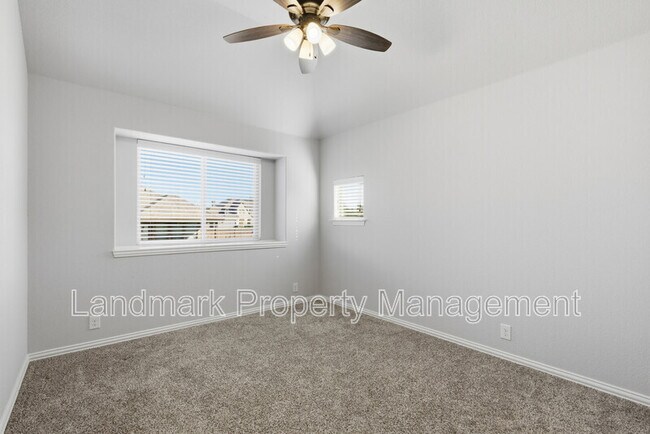 Building Photo - 310 Marigold Ct