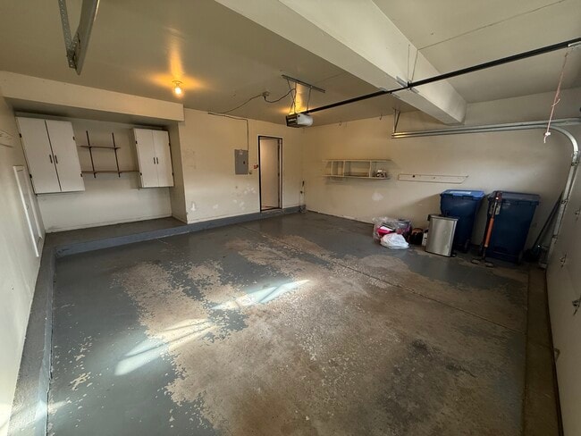 Building Photo - 612 Newbury Ln