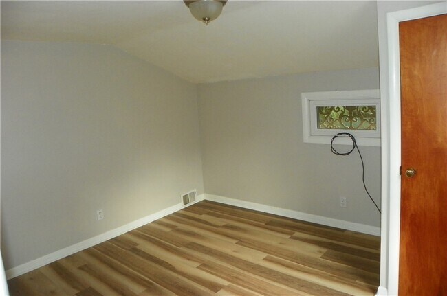 Building Photo - 1310 Wall Rd