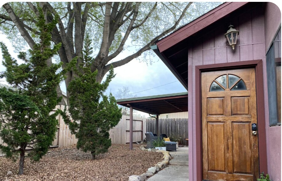 Building Photo - 472 Freear Dr