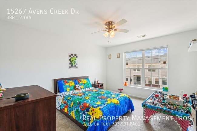 Building Photo - 15267 Avens Creek Dr