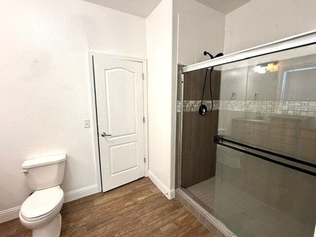 Building Photo - 3 Bedroom 2 Bath Home Available Soon!