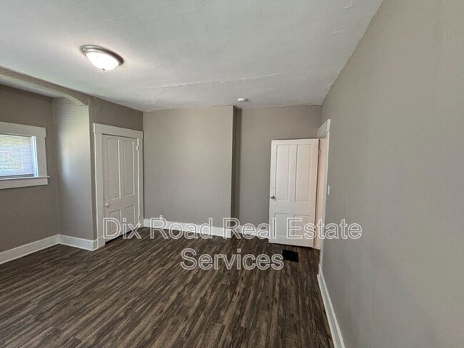 Building Photo - 545 Rockdale Ave