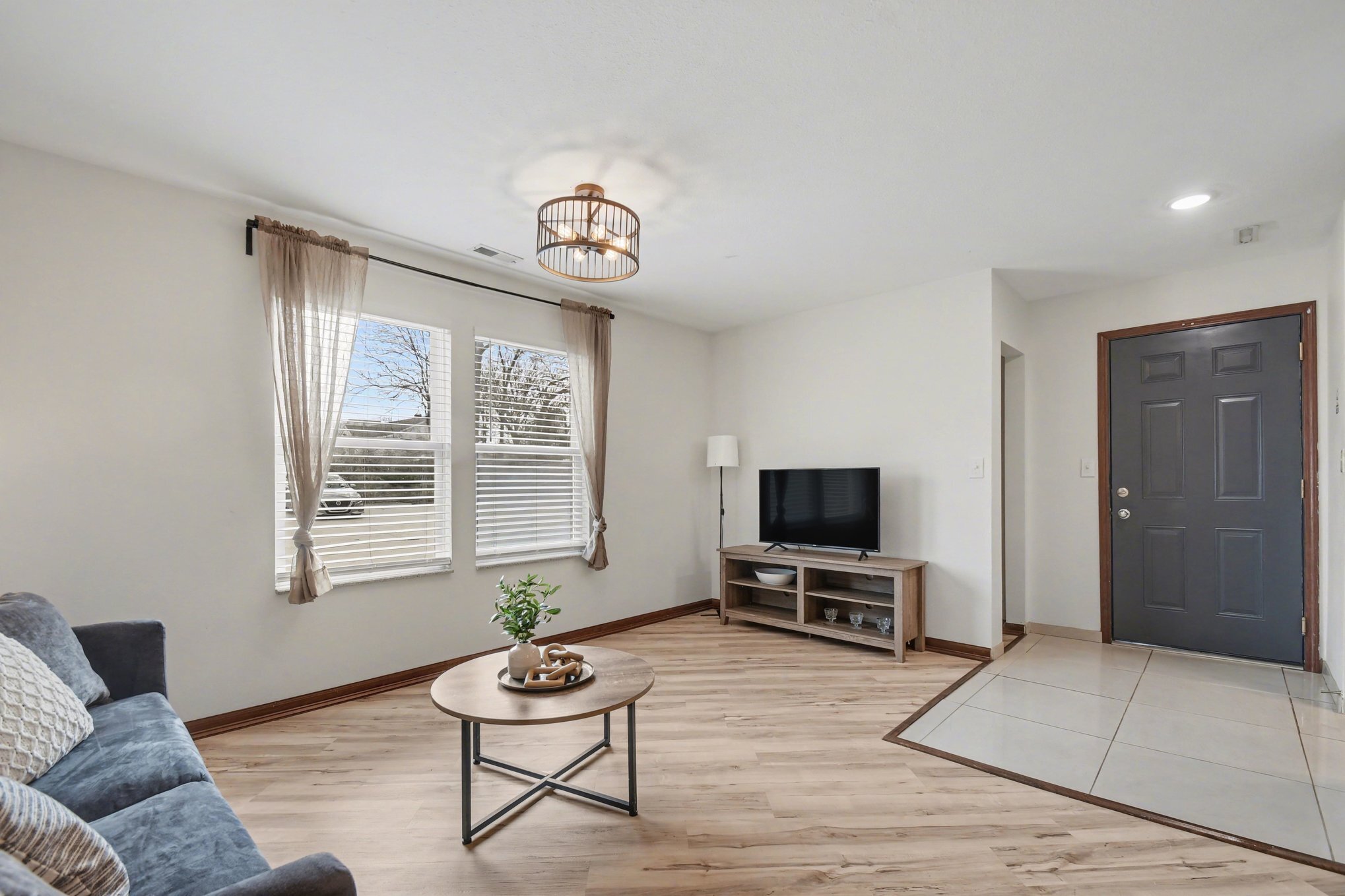 Building Photo - 118 Rhodes St